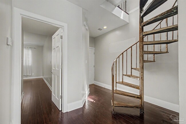 Building Photo - 42 Baybridge Dr