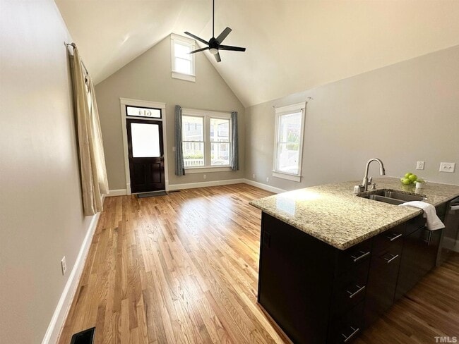 Building Photo - 614 Dorothea Dr
