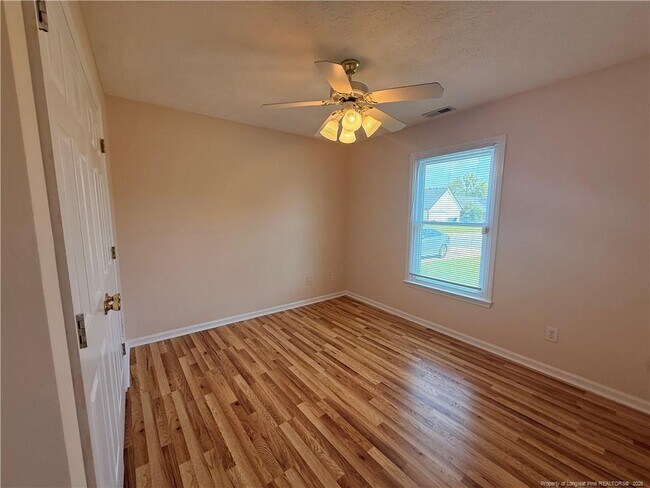 Building Photo - 7229 Tollhouse Dr