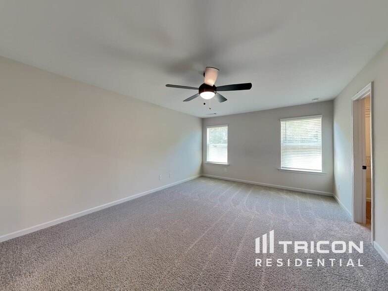 Building Photo - 3725 Saddle Bag Ct