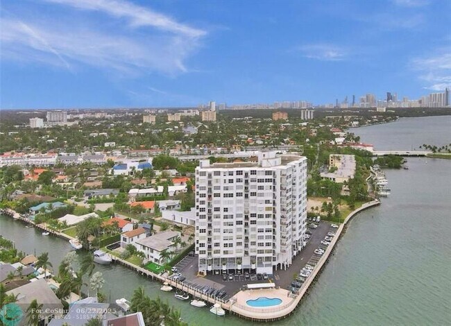 Building Photo - 11930 N Bayshore Dr