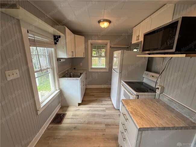 Building Photo - 185 N Northampton Ave