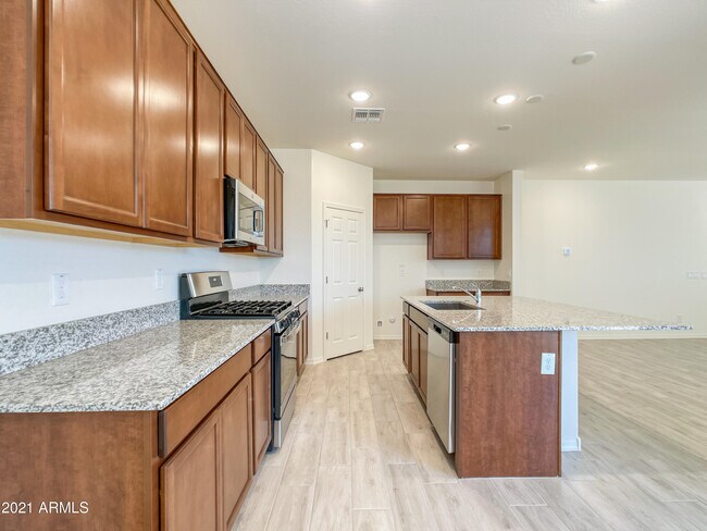 Building Photo - 8847 Fleetwood Ln