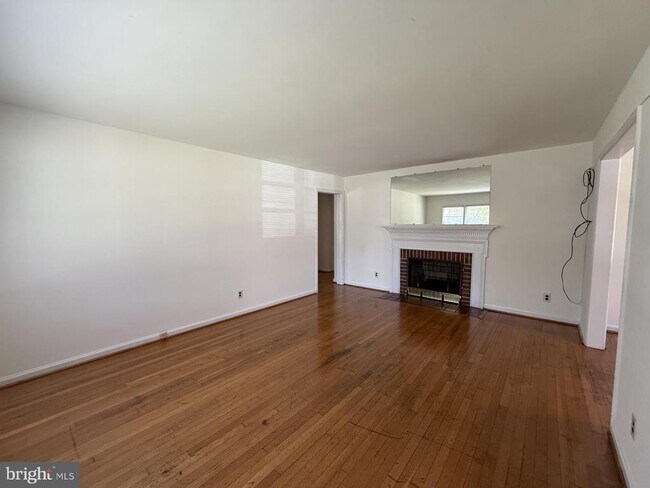 Building Photo - 1316 Stafford Ave