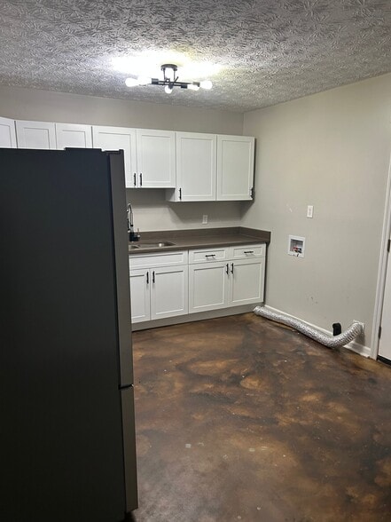 Building Photo - 134 Ashmore Ct