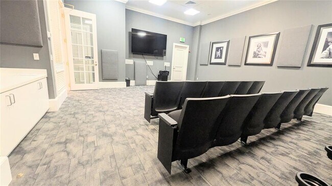 Building Photo - 750 N Tamiami Trl