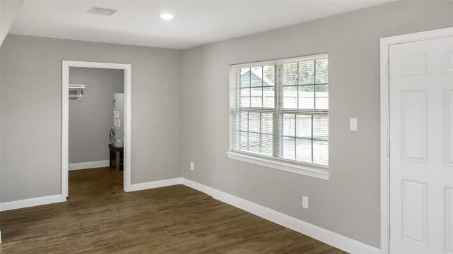 Building Photo - 5739 Turtle Creek Rd