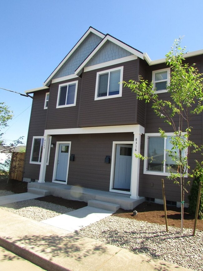 Building Photo - 8316 SE Ramona St