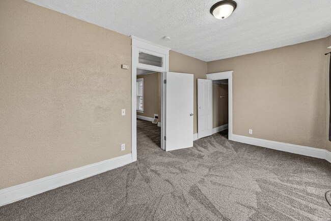 Building Photo - 313 W 3rd St