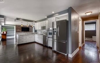 Building Photo - 858 Wehrle Dr