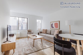 Building Photo - 160 W 24 St