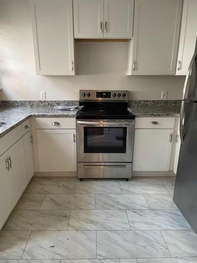 Building Photo - Move In Special One Month Free-2 Bedroom 1...