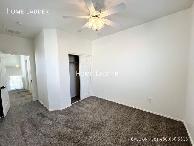 Building Photo - 1318 S Owl Dr