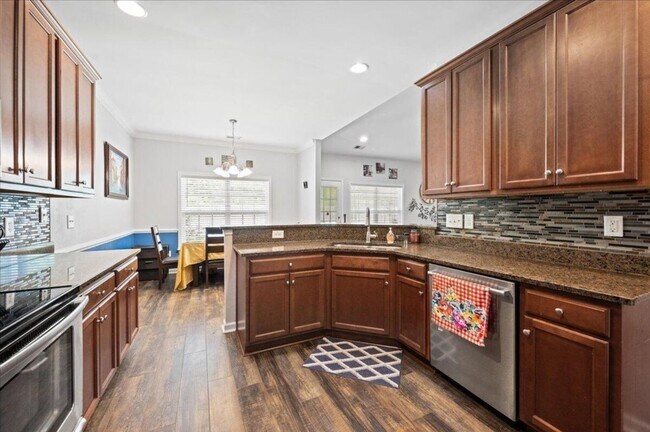 Building Photo - 421 Brawley Dr