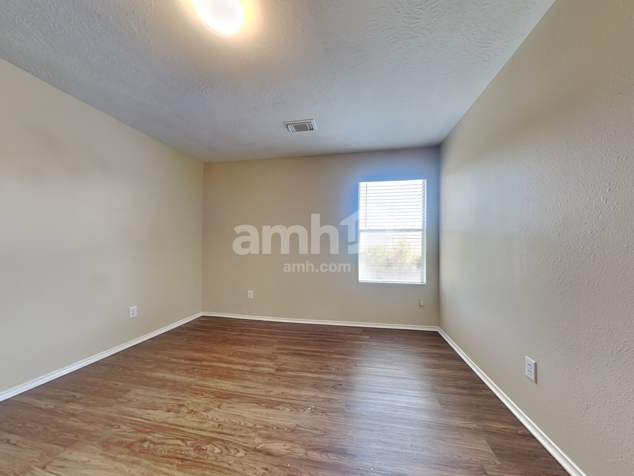 Building Photo - 9530 Belleclarie Ln