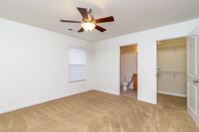 Building Photo - 624 Drakewood Rd