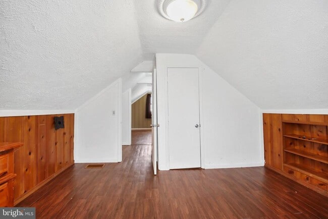 Building Photo - 20 Chester Cir