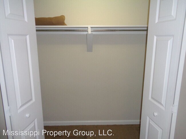 Building Photo - 3 br, 3 bath House - 1602 Jackson Avenue W...