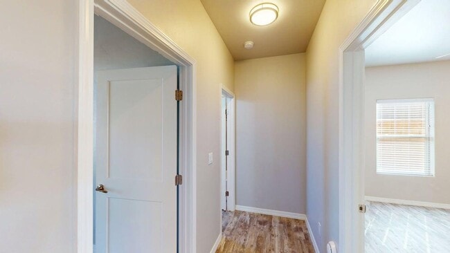 Building Photo - 490 Montecito Dr