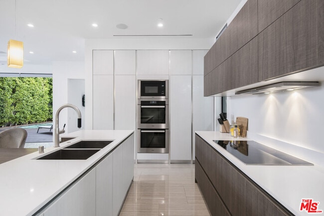 Building Photo - 350 N Harper Ave