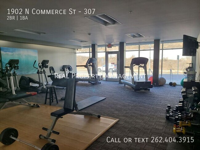 Building Photo - 1902 N Commerce St