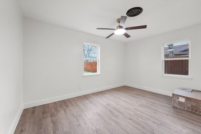 Building Photo - 2655 Larry Dr