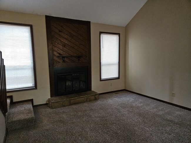 Building Photo - 831 Rumford Pl