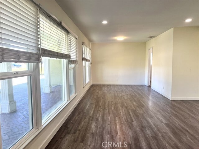 Building Photo - 1518 E Vine Ave