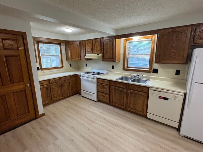 Building Photo - 21 Harris St