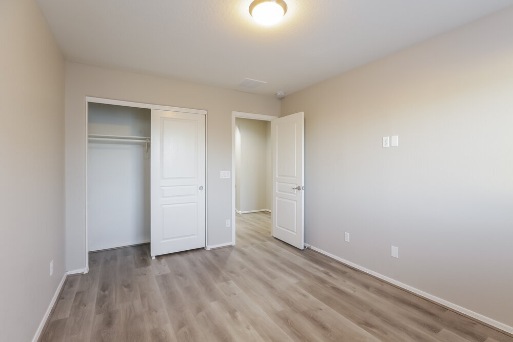 Building Photo - 7032 S 7th Ln