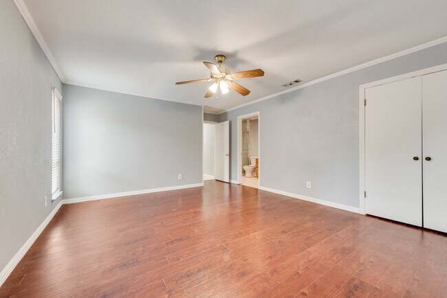 Building Photo - 1108 Janell Dr