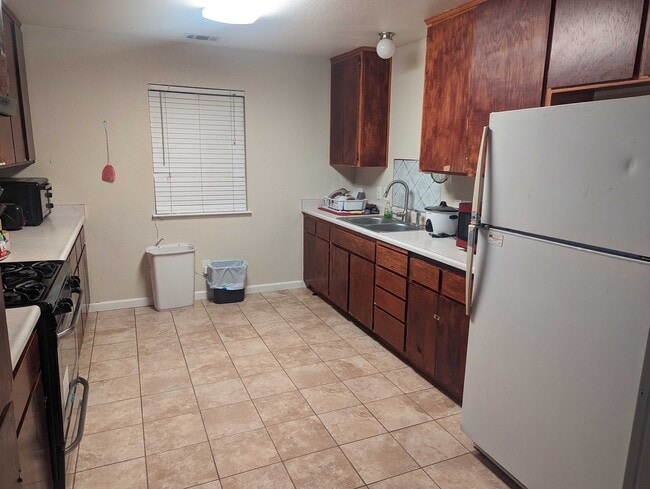 Building Photo - 966 Port Ashton Ct