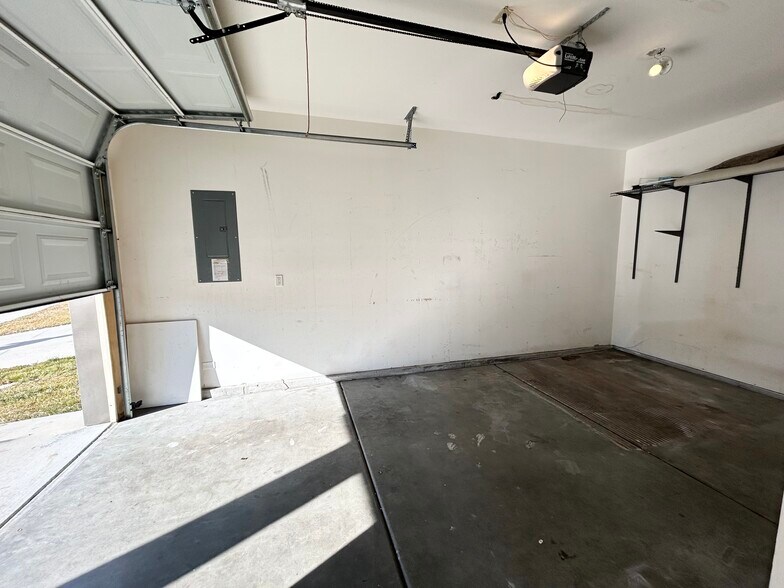 Building Photo - 8896 W Shoup Dr