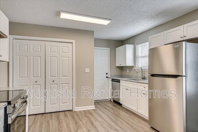 Building Photo - 3422 Chadbourne Street