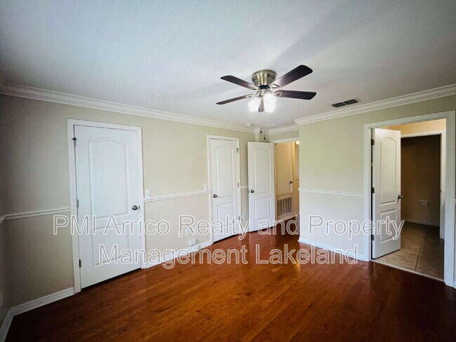 Building Photo - 4027 Winding Vine Dr