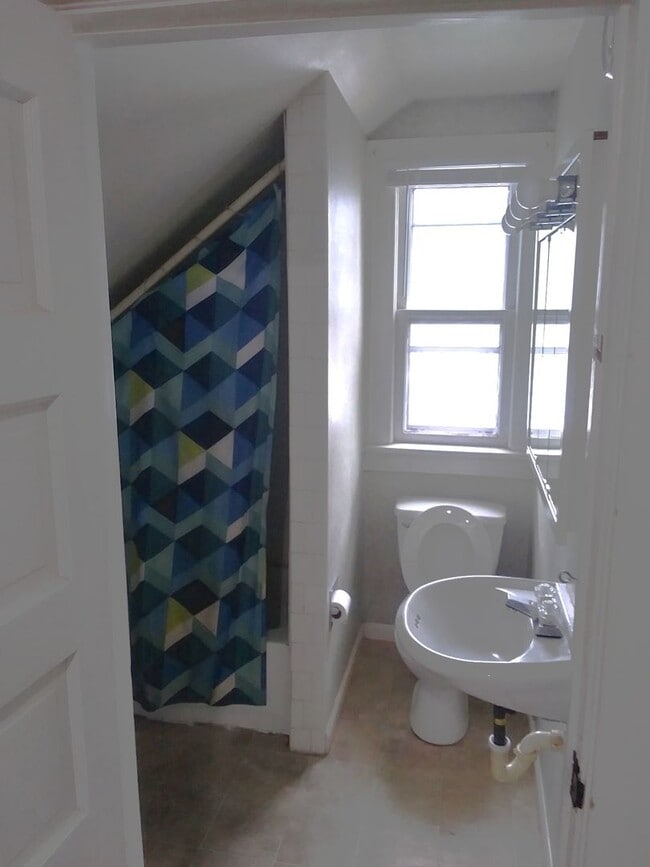 Building Photo - 713-713-713-712 13th Ave