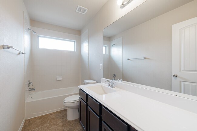 Building Photo - 25322 Saddlebrook Ranch Dr