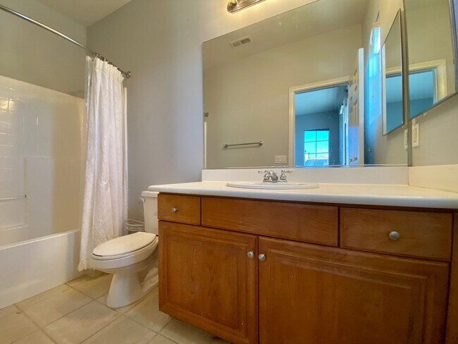 Building Photo - Executive 5 BR Home With Pool RV Parking H...