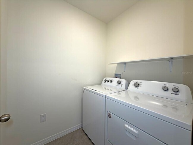 Building Photo - 2920 Blackburn Ave