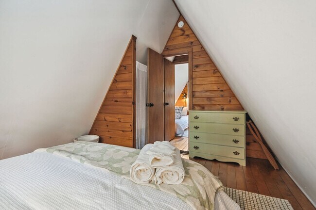 Building Photo - 51 Lake Pines Cir