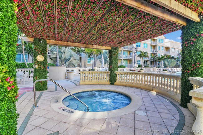 Building Photo - 99 SE Mizner Blvd