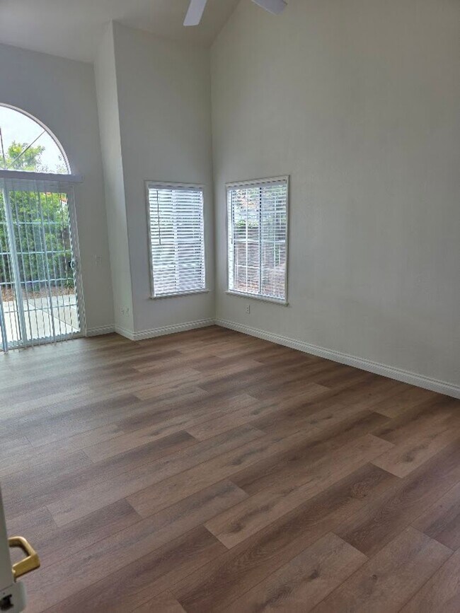 Building Photo - Beautiful 3 Bedroom Home in Gated Community