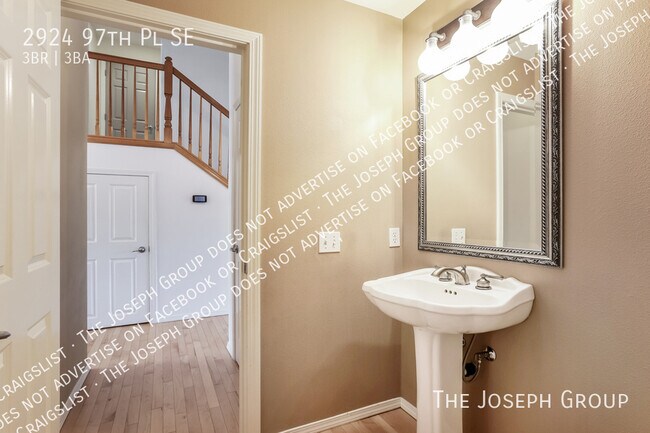 Building Photo - 2924 97th Pl SE