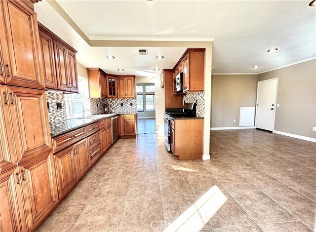 Building Photo - 16208 Peppertree Ln