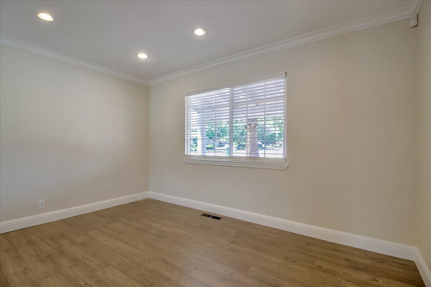 Building Photo - 6738 Tannahill Dr