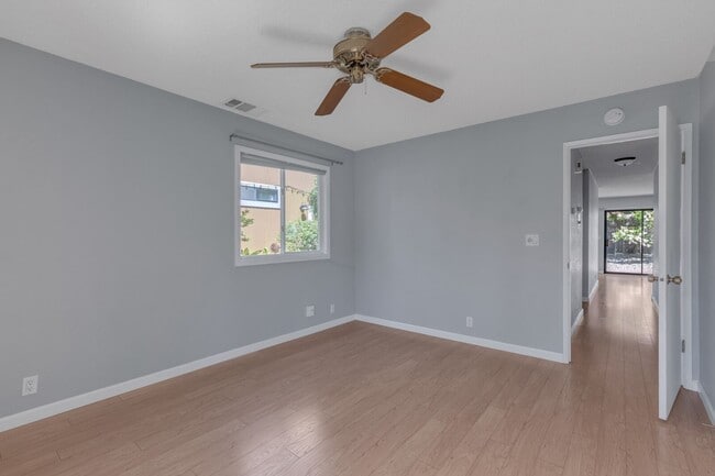 Building Photo - 115 Guaymas Pl