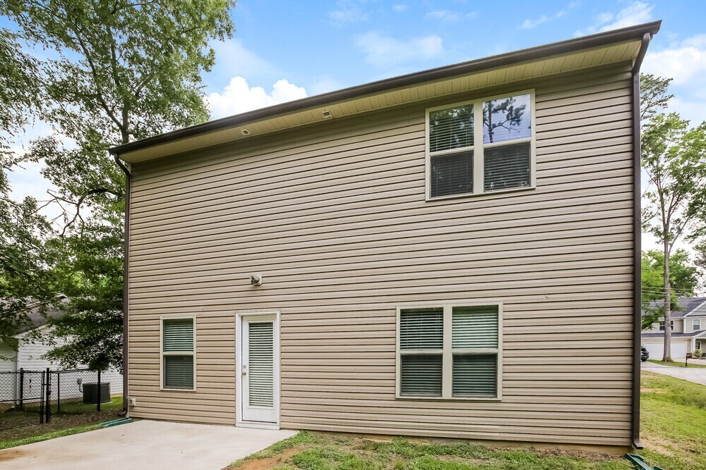 Building Photo - 1019 Helms Rd