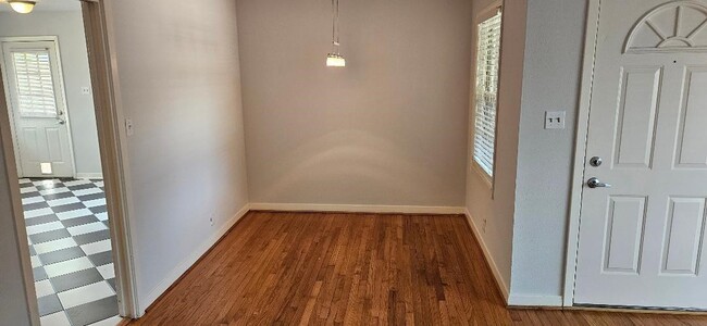 Building Photo - 4817 Lido Ln