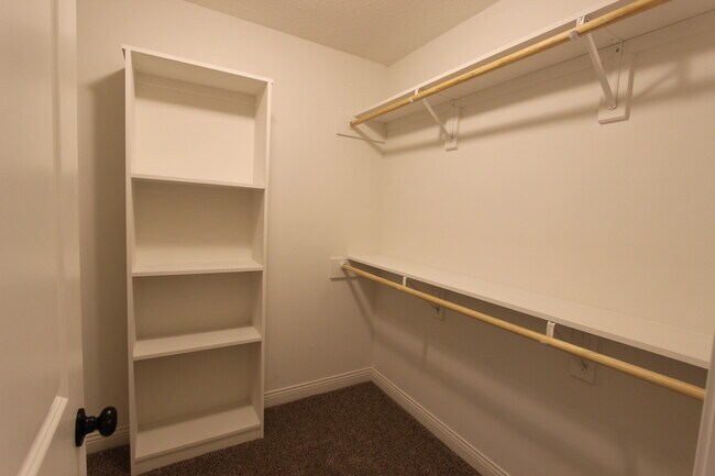 Building Photo - 721 Promenade Dr