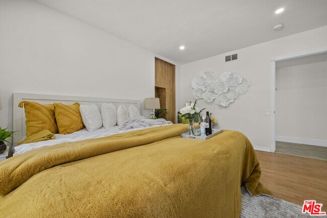 Building Photo - 3453 Green Vista Dr